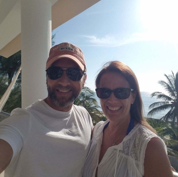 Meet your Posher, Melissa - Picture 2 of 2